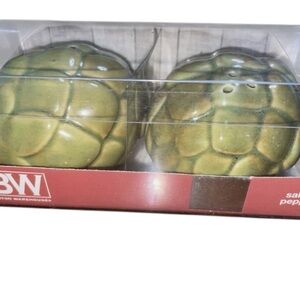 BW BOSTON WAREHOUSE ARTICHOKE SALT & PEPPER SHAKER NEW